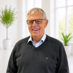 Manfred_ Dr. med. Manfred Hausel